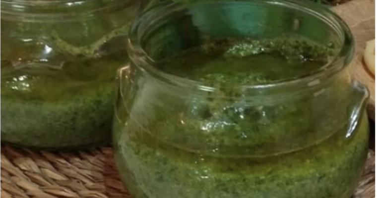 PESTO DI BASILICO FATTO IN CASA