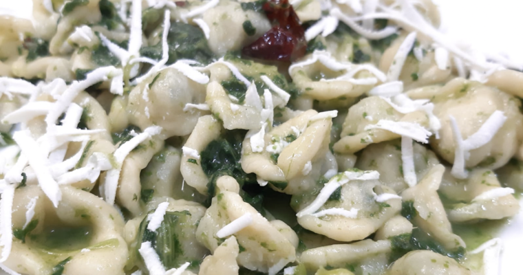 ORECCHIETTE CON BROCCOLETTI E RICOTTA SALATA