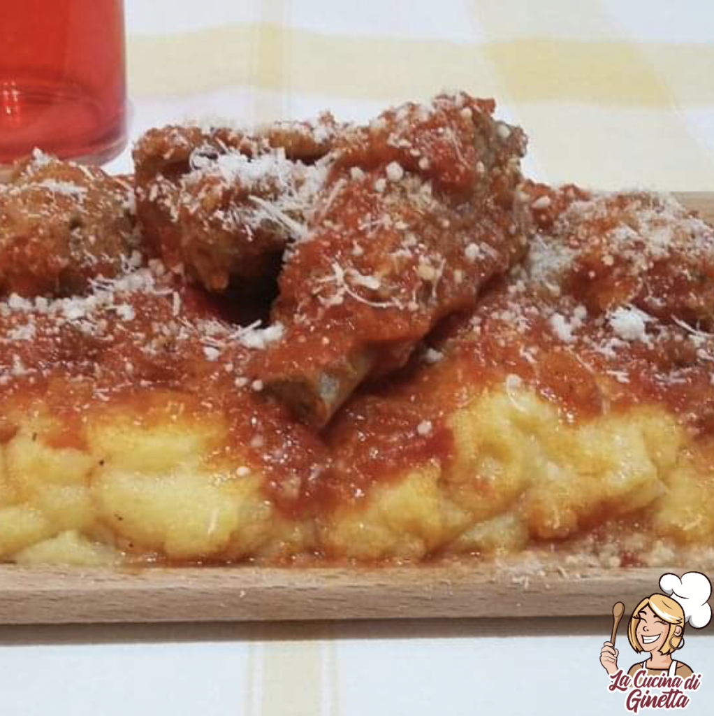 polenta con salsicce e spuntature