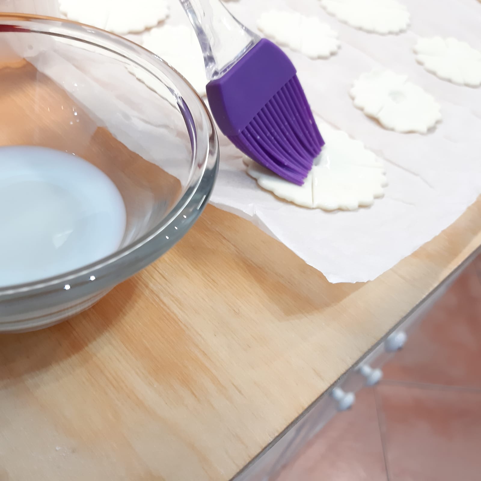 girandole e fiori di pasta sfoglia