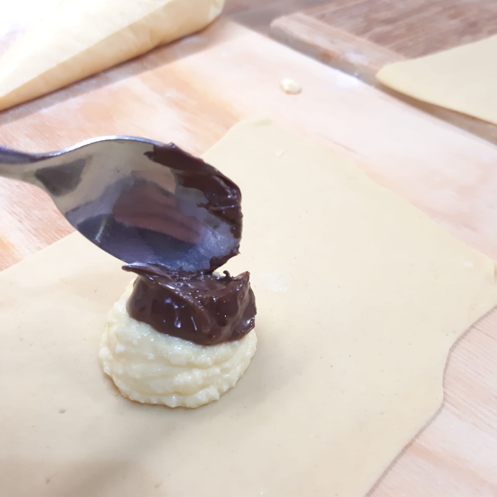 ravioli dolci con ricotta e cioccolato