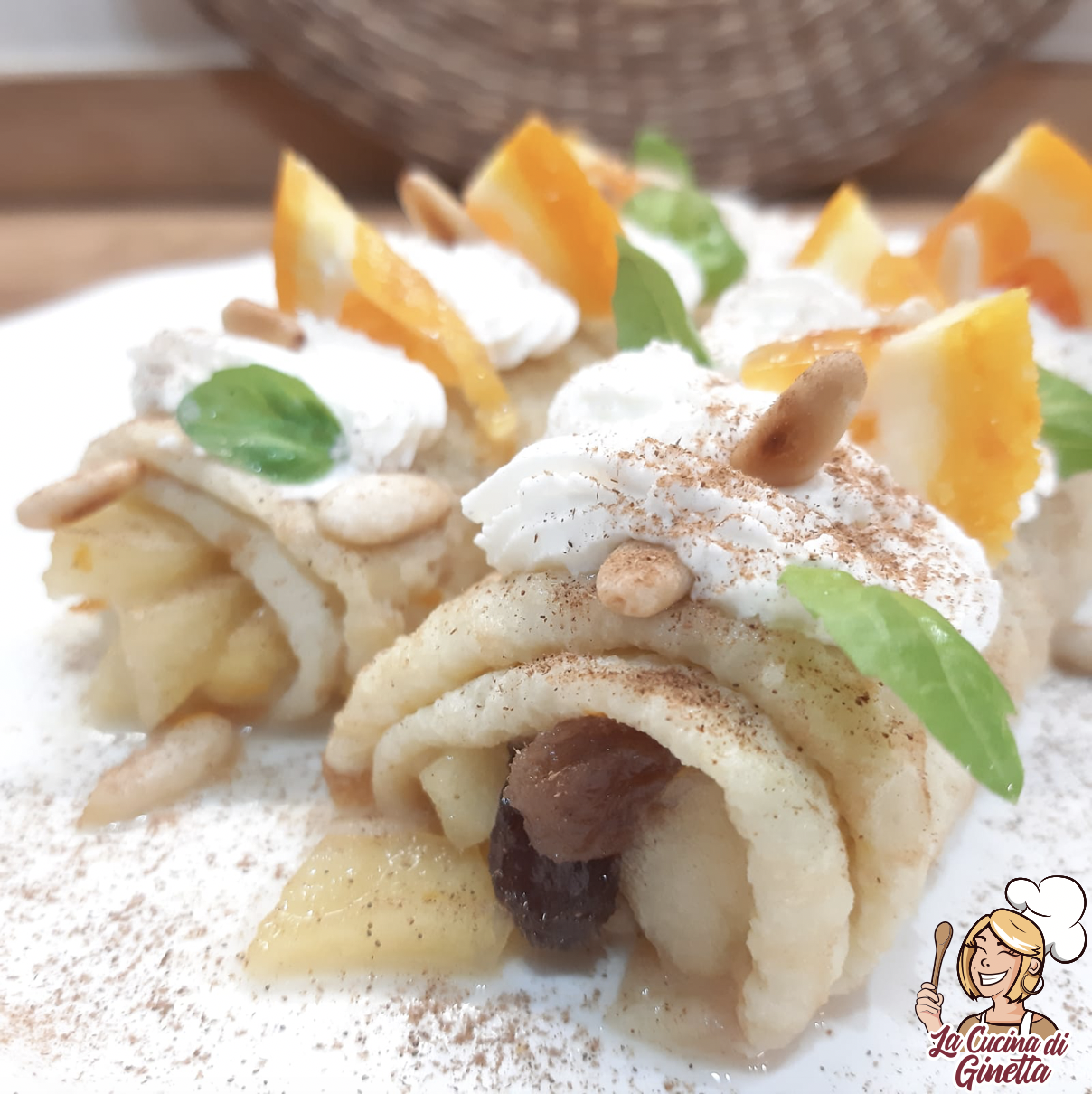 strudel di crepes con mele e uvetta