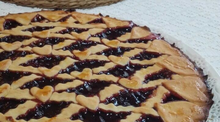 CROSTATA CON MARMELLATA DI CILIEGIE