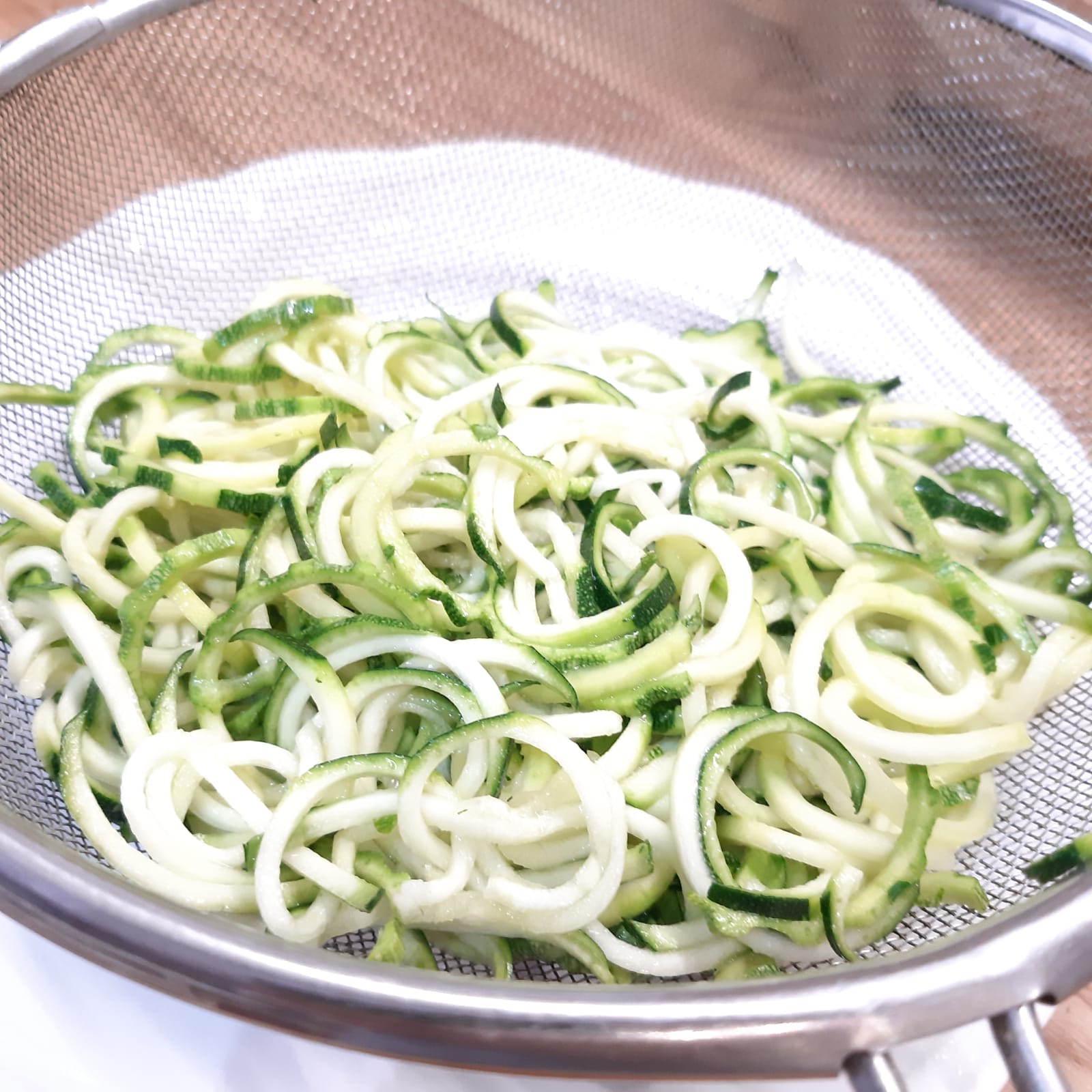 gamberi in gabbia di zucchine