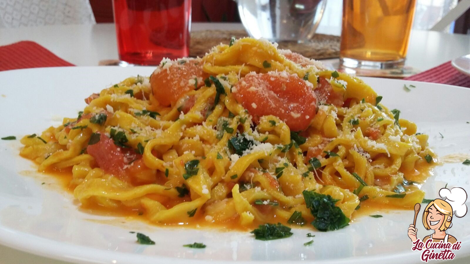 tagliuccine aglio olio e pomodorini