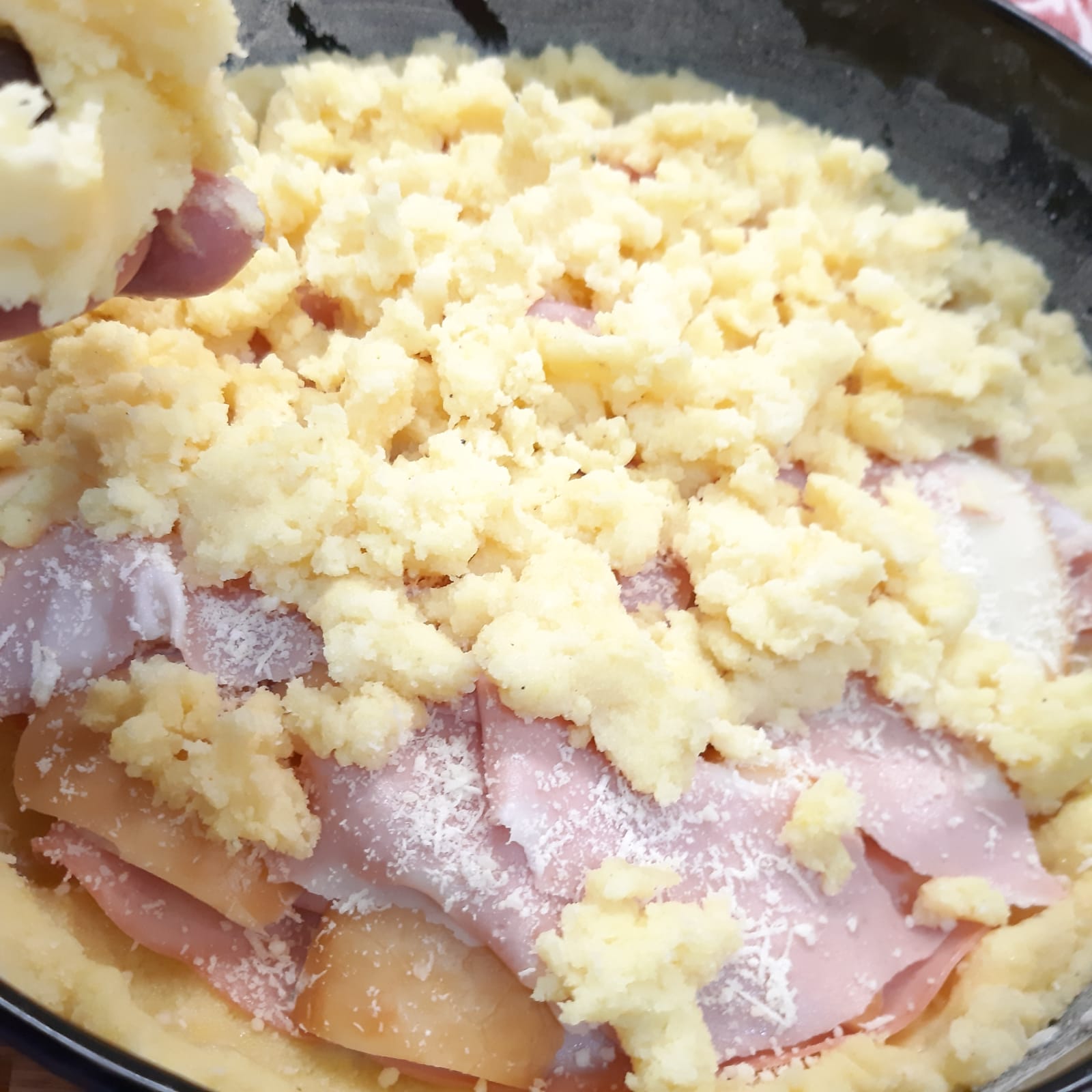 SBRICIOLATA DI PATATE CON MORTADELLA E SCAMORZA