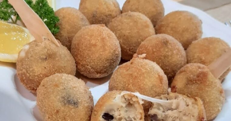 POLPETTINE DI TONNO CON OLIVE E SCAMORZA