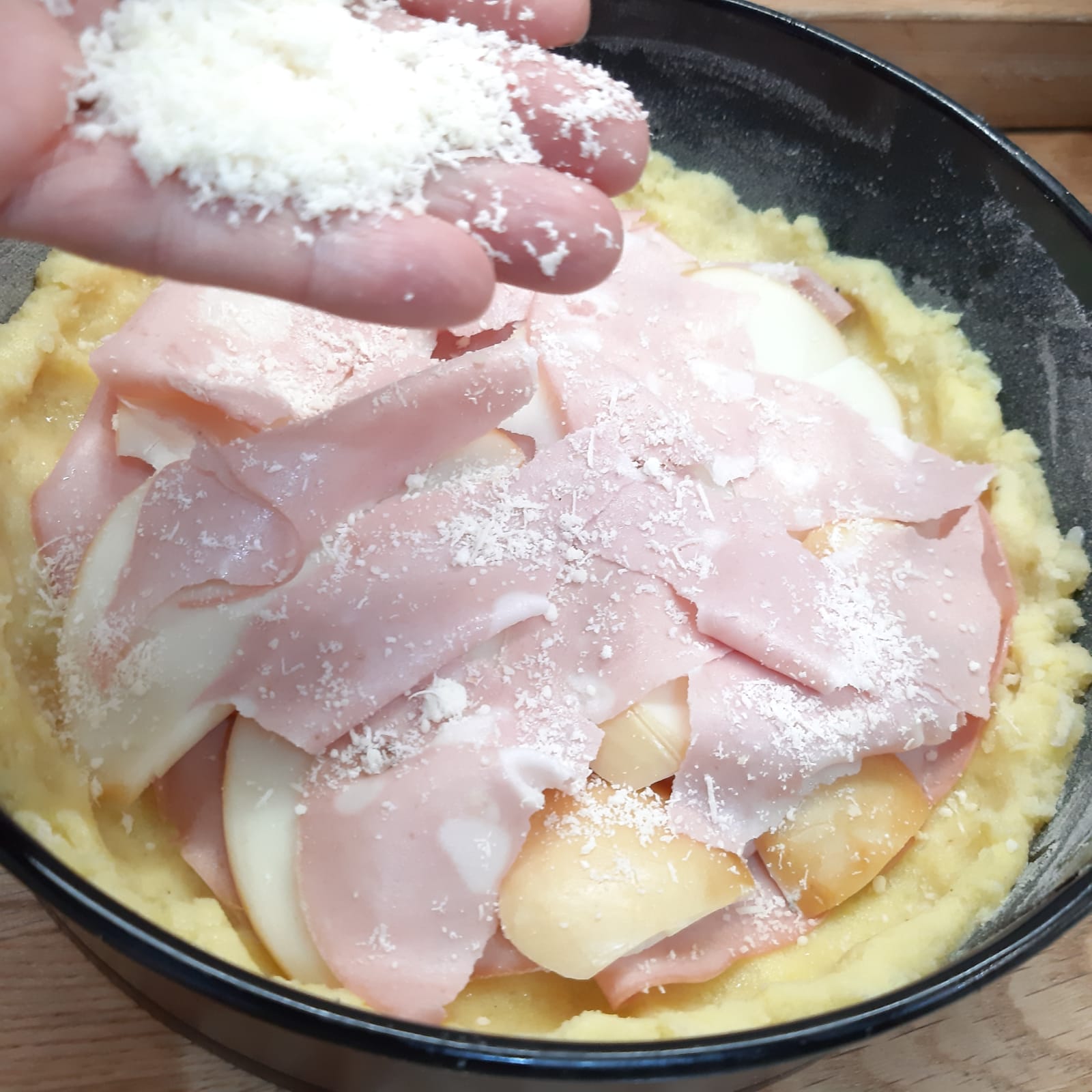 SBRICIOLATA DI PATATE CON MORTADELLA E SCAMORZA