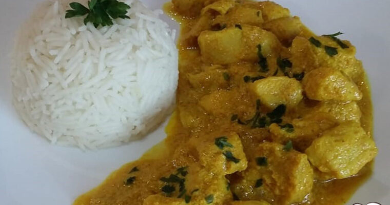 BOCCONCINI DI POLLO AL CURRY CON RISO BASMATI