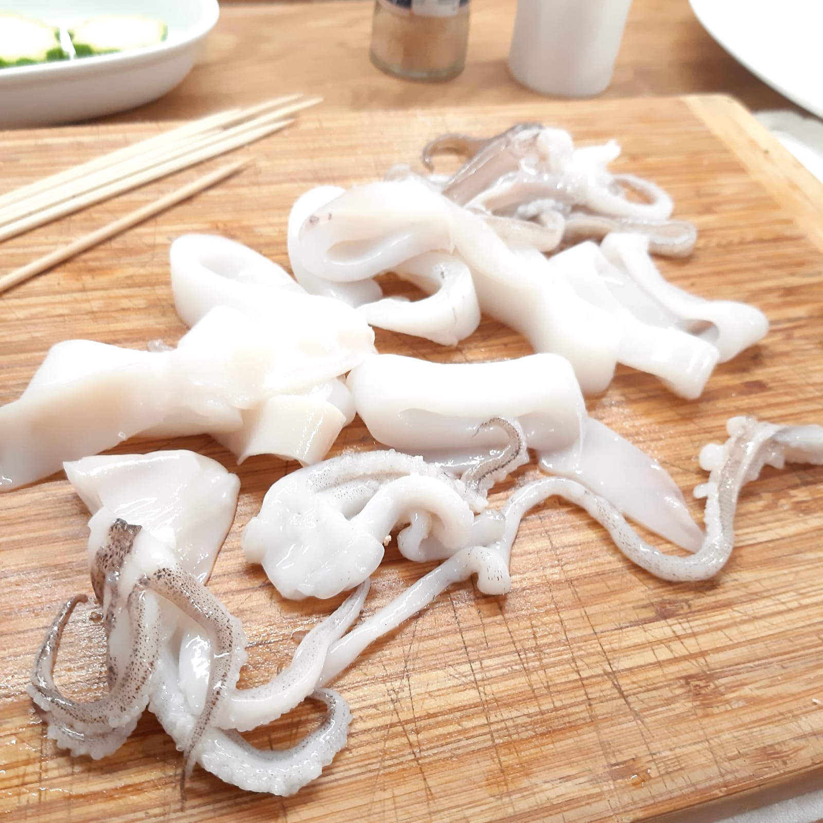 spiedini di calamari panati e grigliati