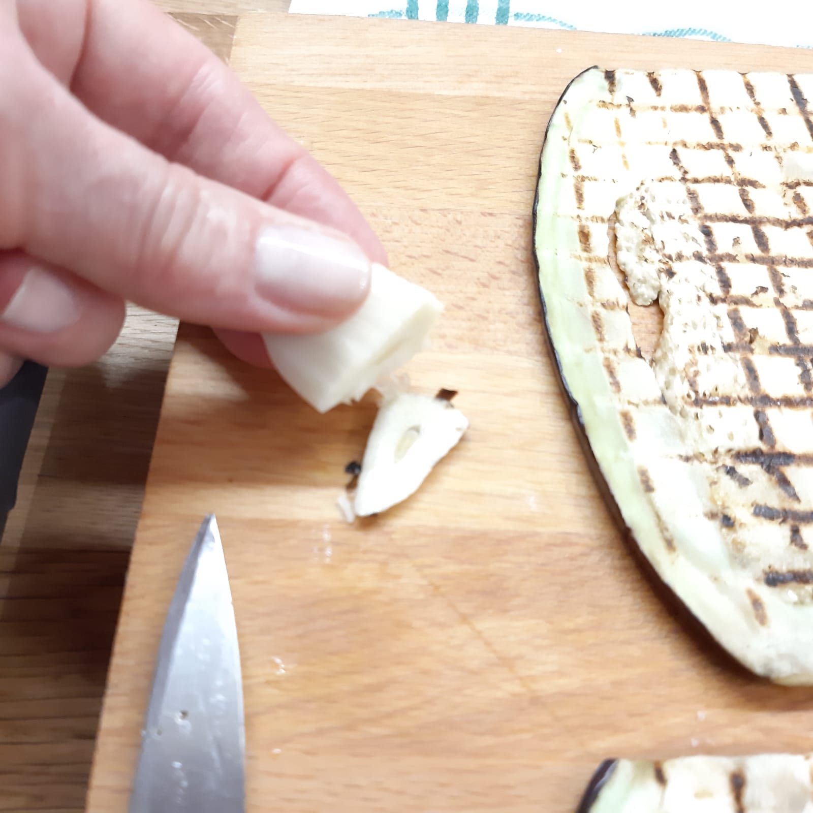 caprese di melanzane e peperoni arrostiti