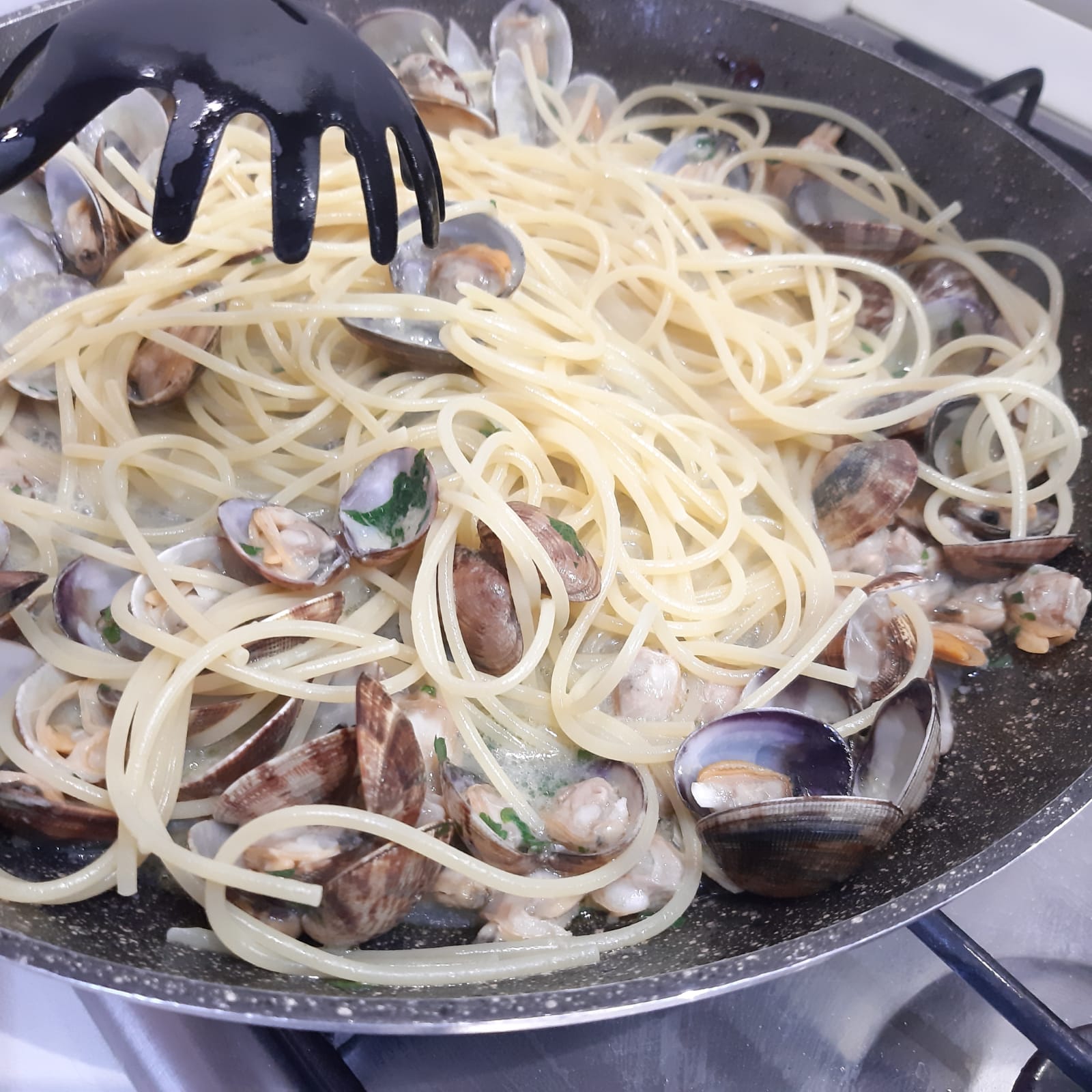 spaghetti alle vongole veraci