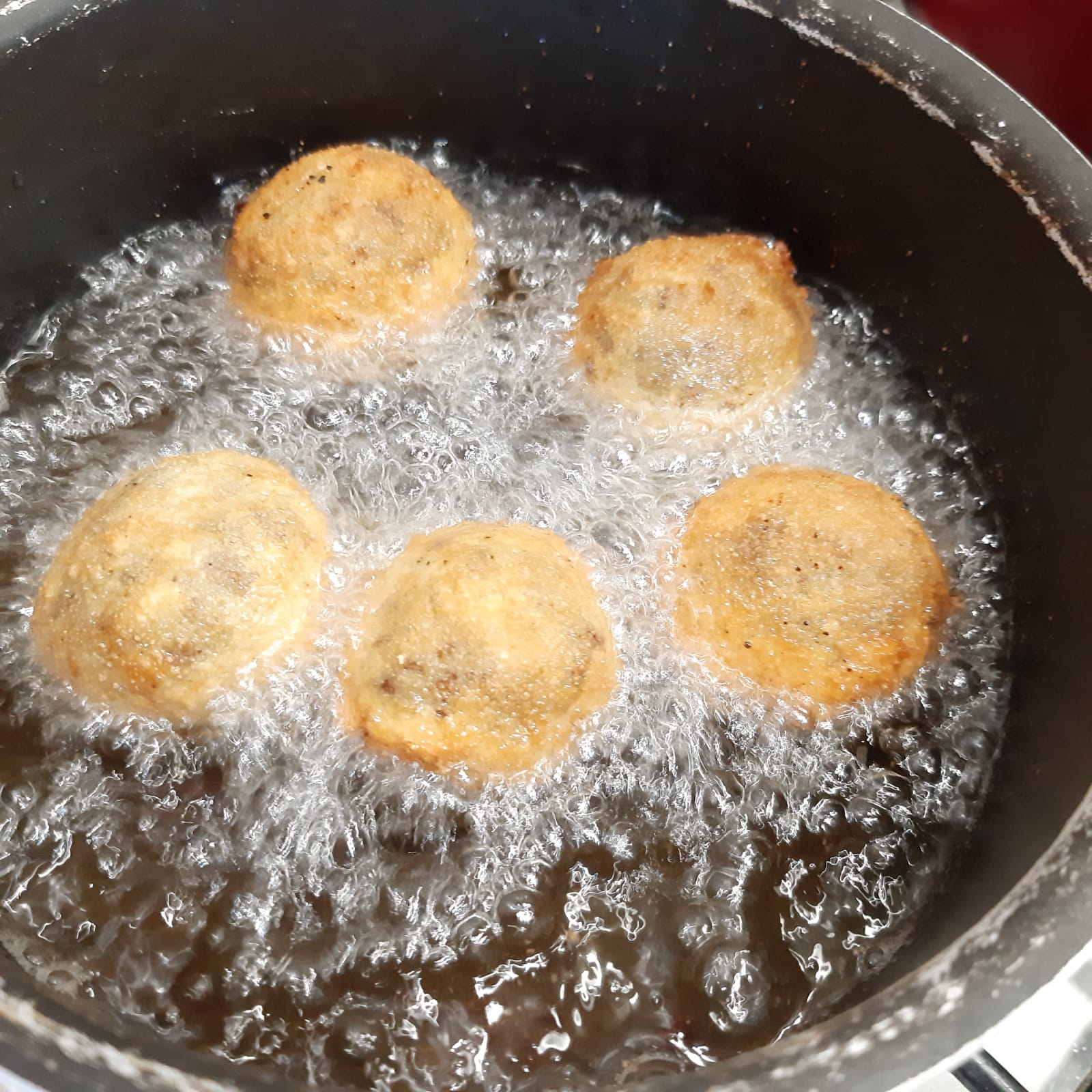 polpettine di lenticchie su salsa al pomodoro