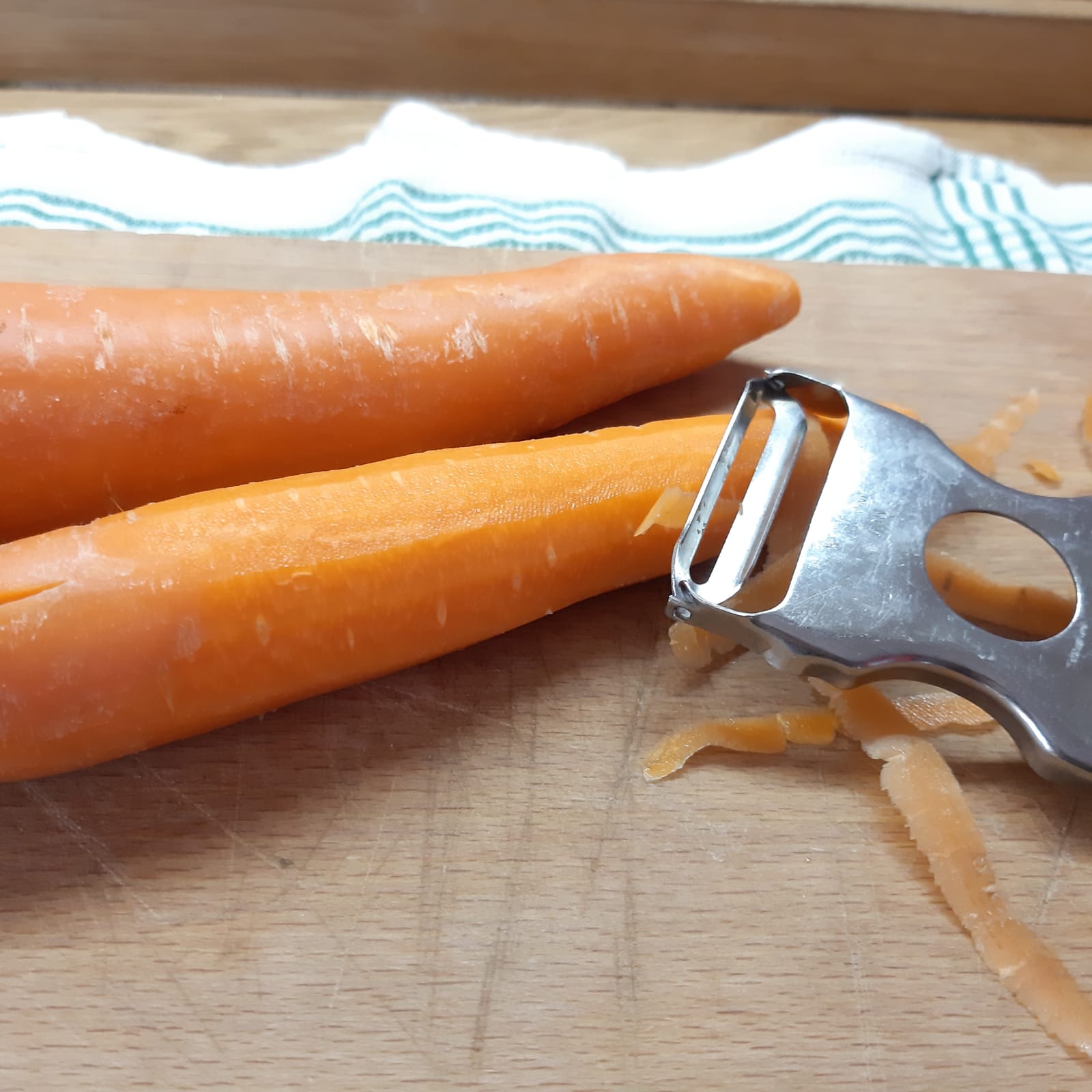 chips di carote per aperitivo