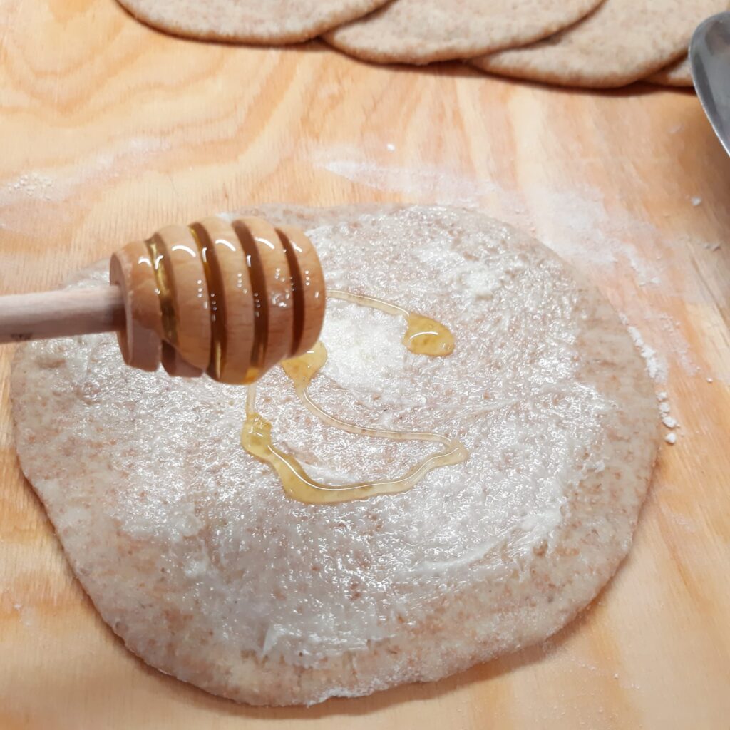 cornetti integrali di pasta brioche al miele