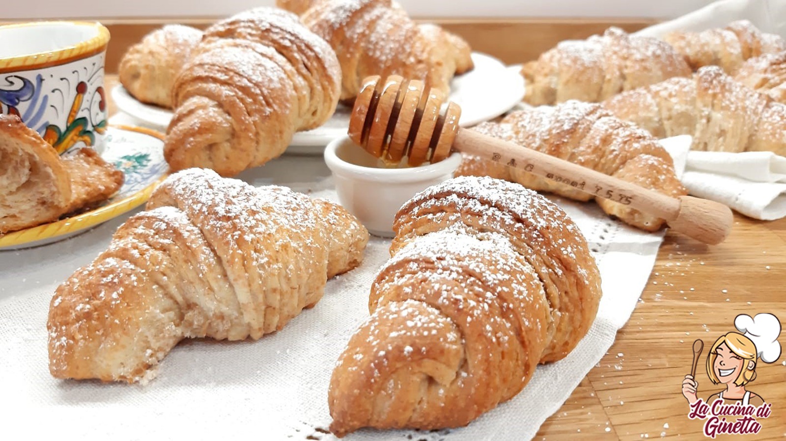 cornetti integrali di pasta brioche al miele