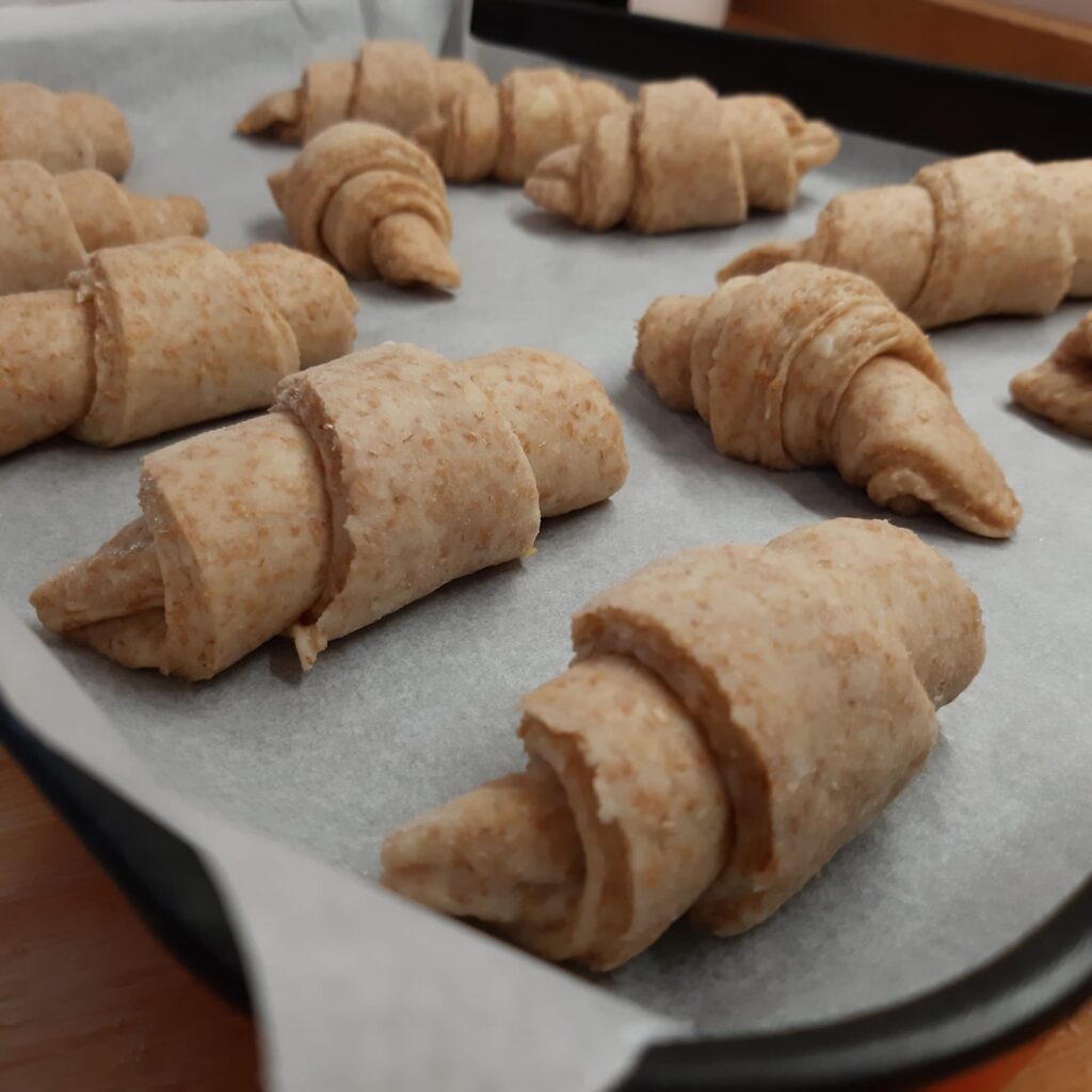 cornetti integrali di pasta brioche al miele