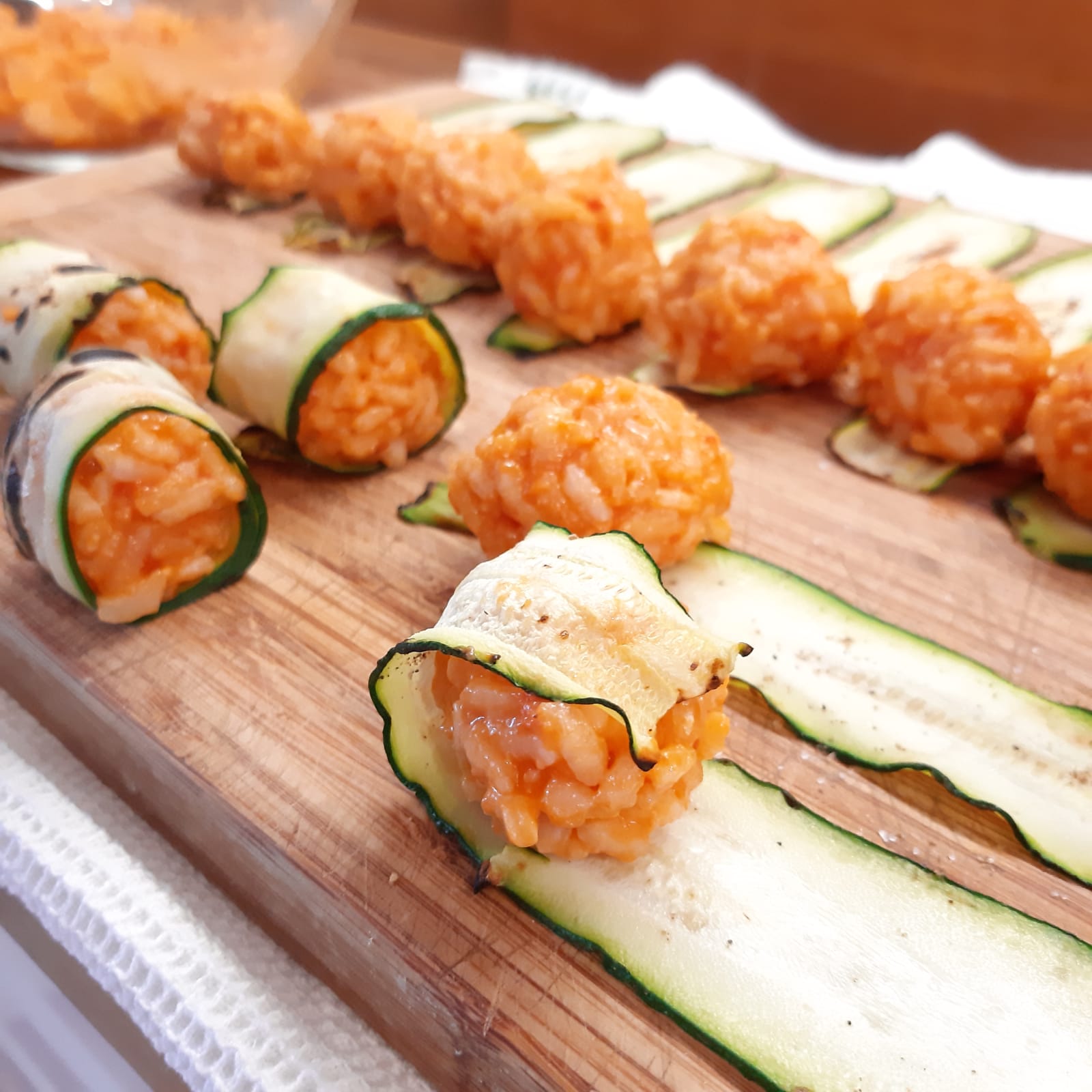 finger food di zucchine riso e pomodoro