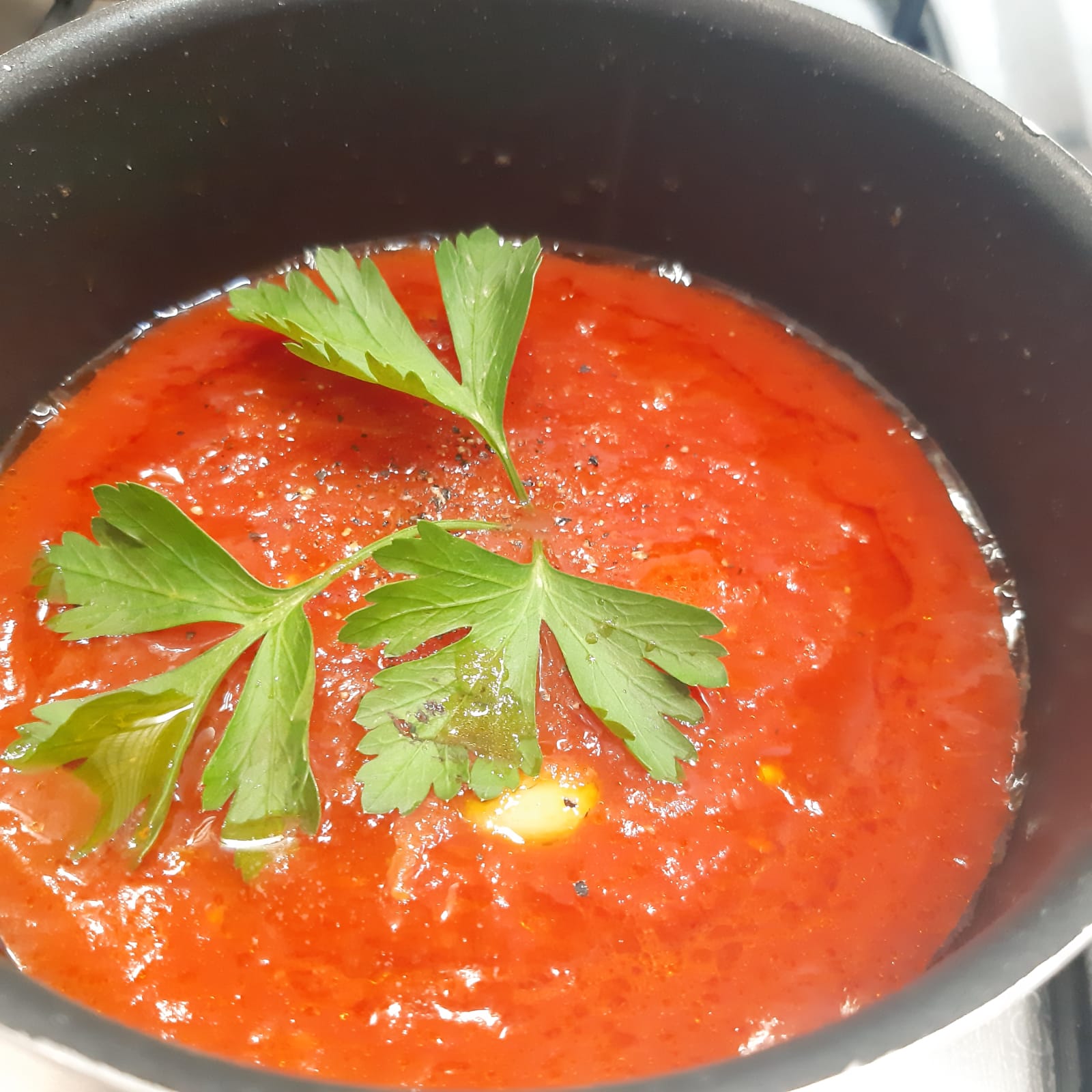involtini di speck fagiolini scamorza su salsa al pomodoro