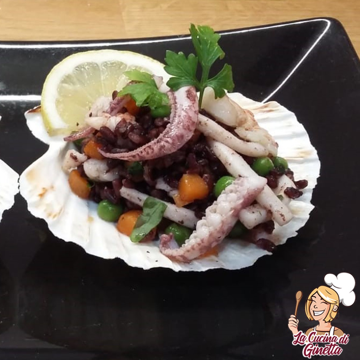 CONCHIGLIE CON RISO VENERE GAMBERI E CALAMARI