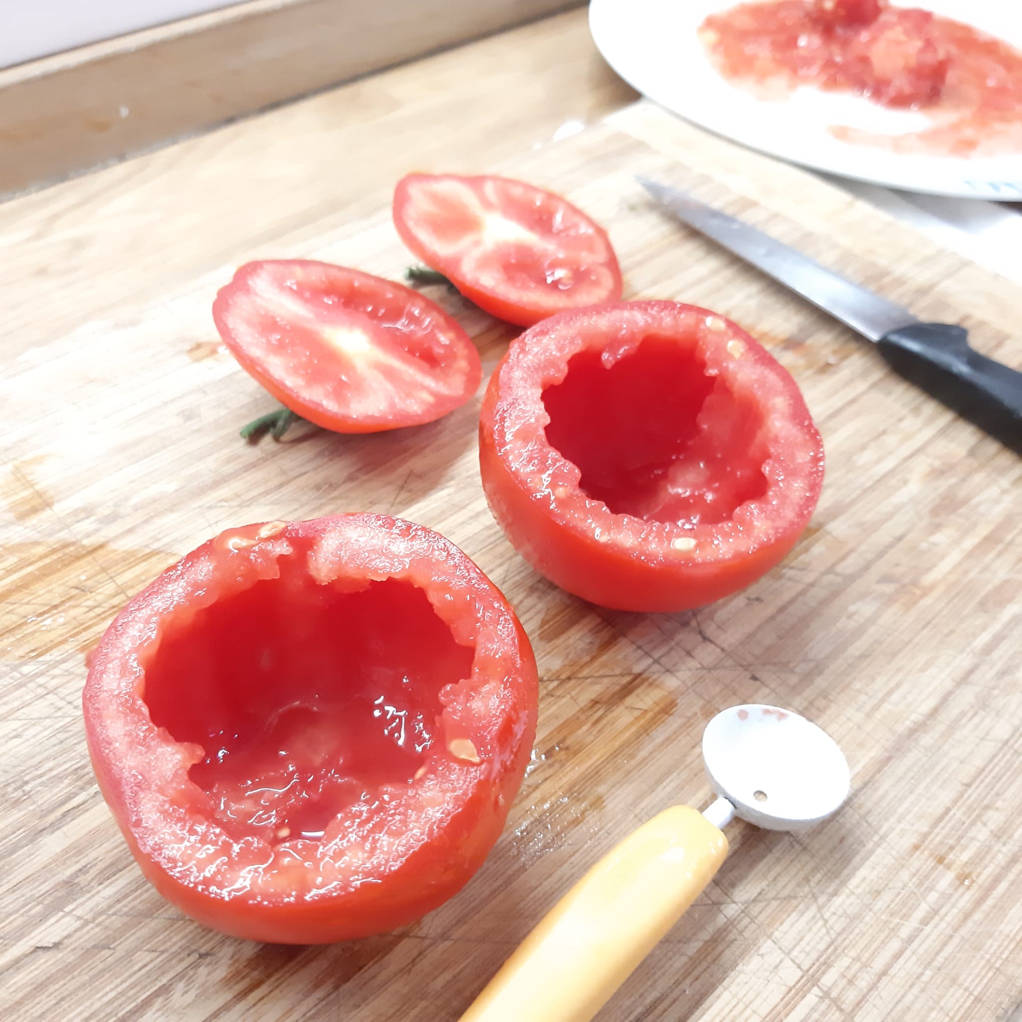 pomodori ripieni di insalata di riso