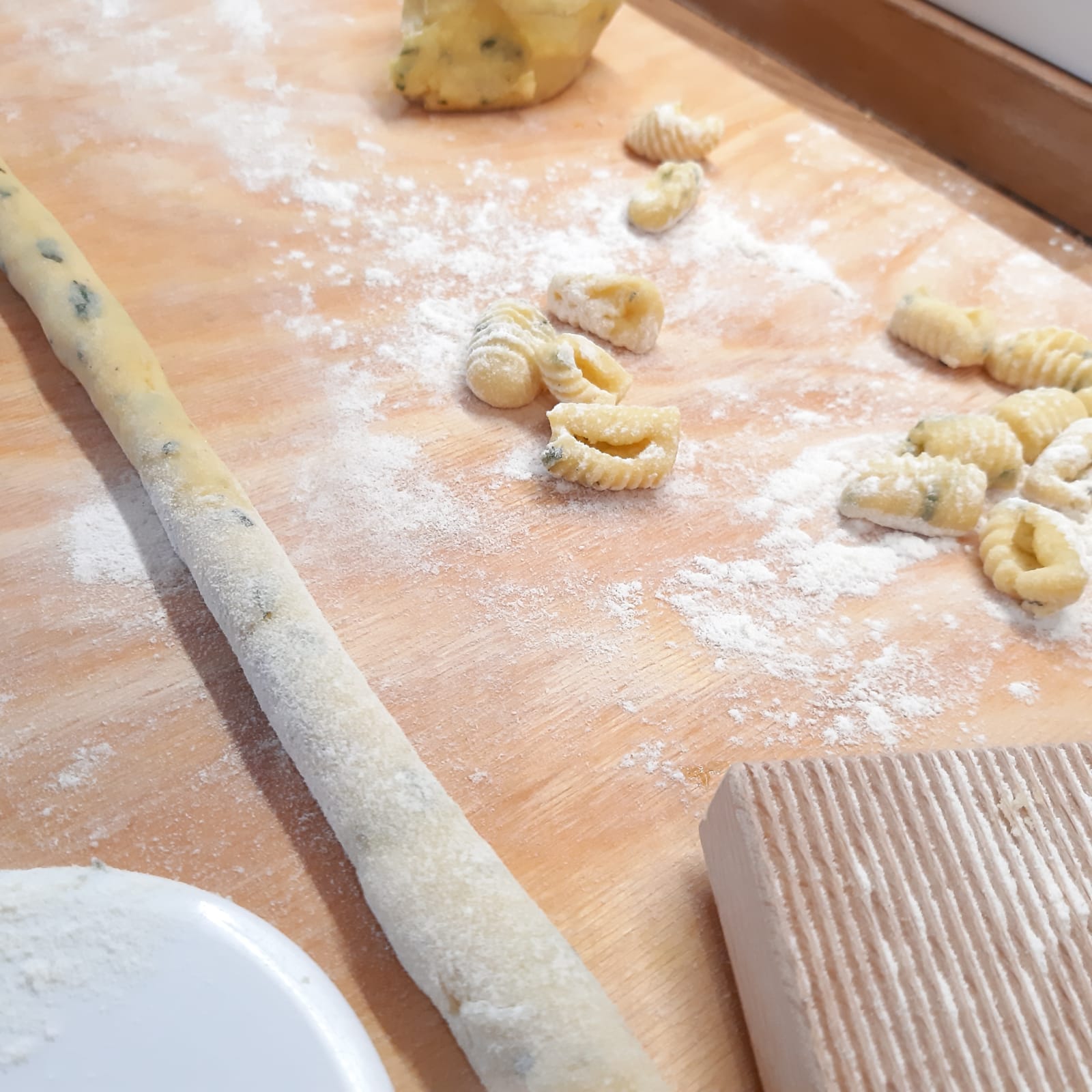 gnocchi al basilico ai sapori mediterranei