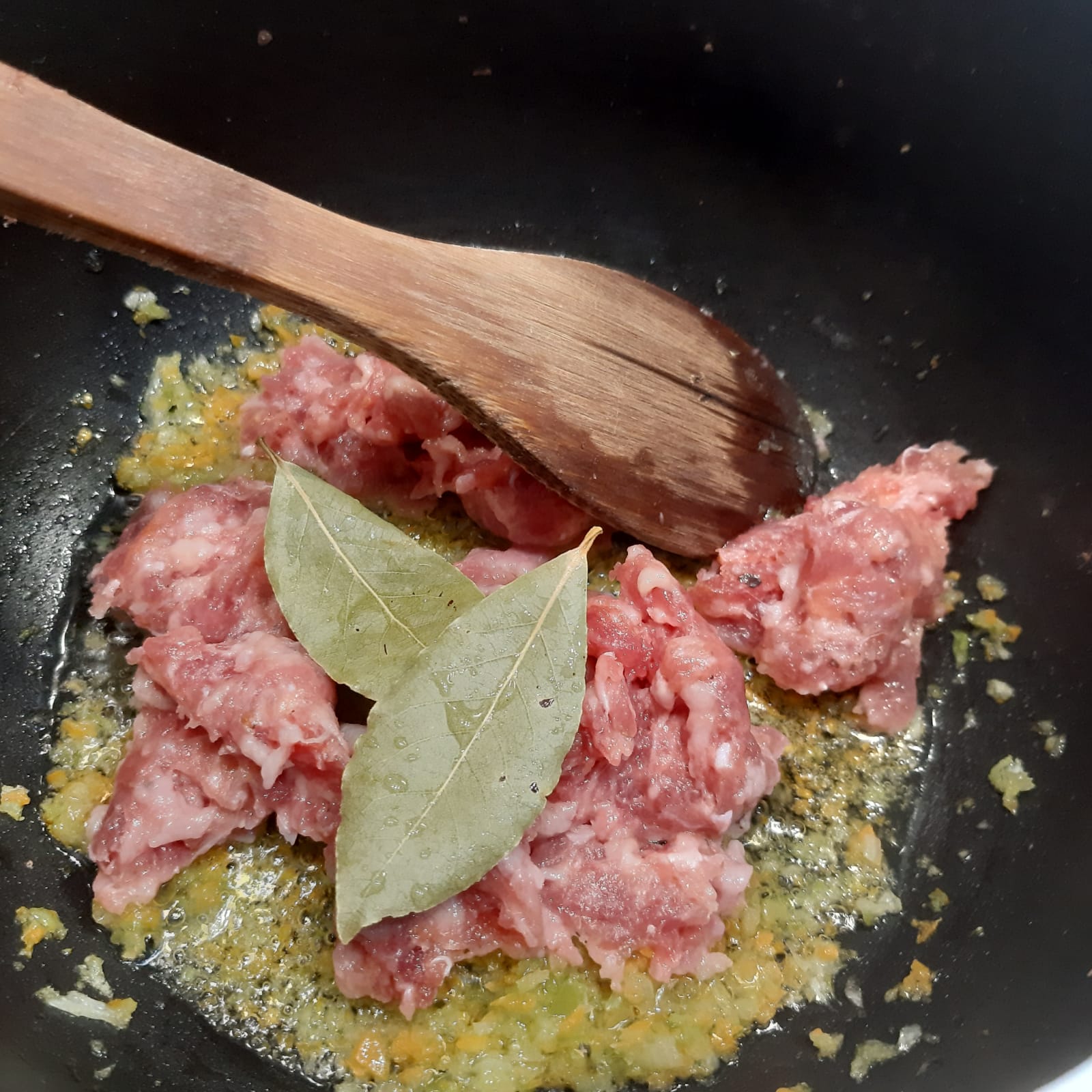 gramigna  con salsiccia e funghi porcini