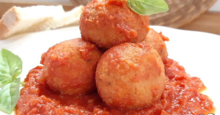 POLPETTE DI PANE E PECORINO IN UMIDO