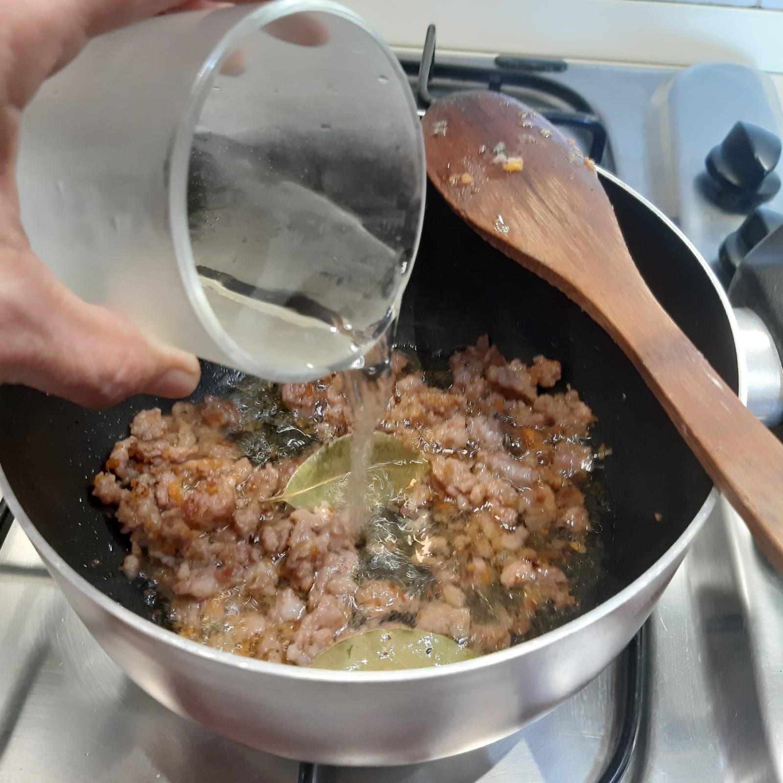 gramigna  con salsiccia e funghi porcini