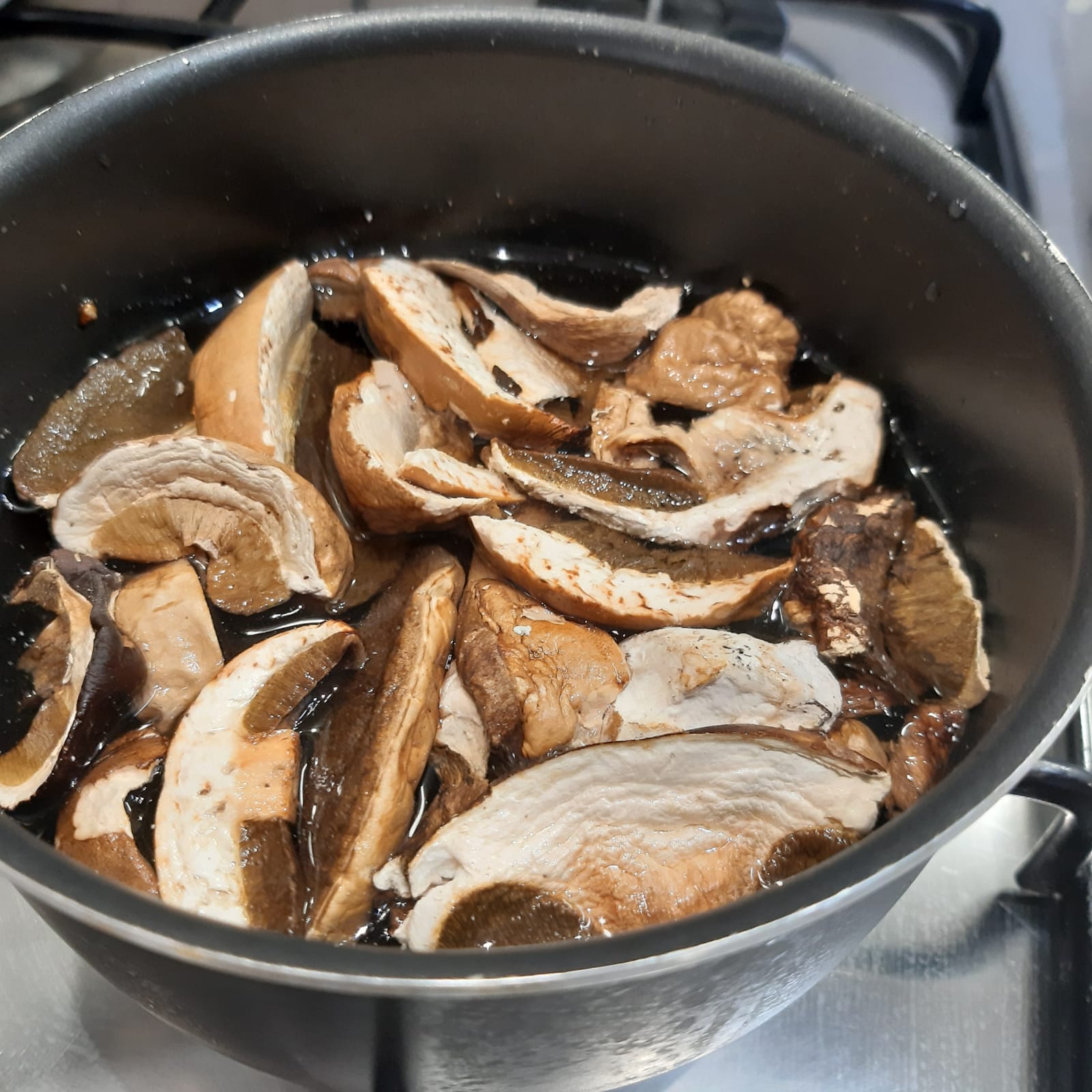 gramigna  con salsiccia e funghi porcini