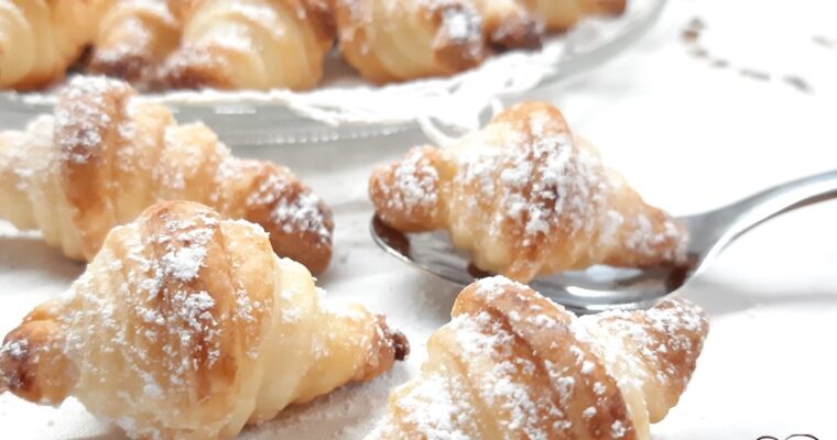 CORNETTI BABY DI PASTA SFOGLIA