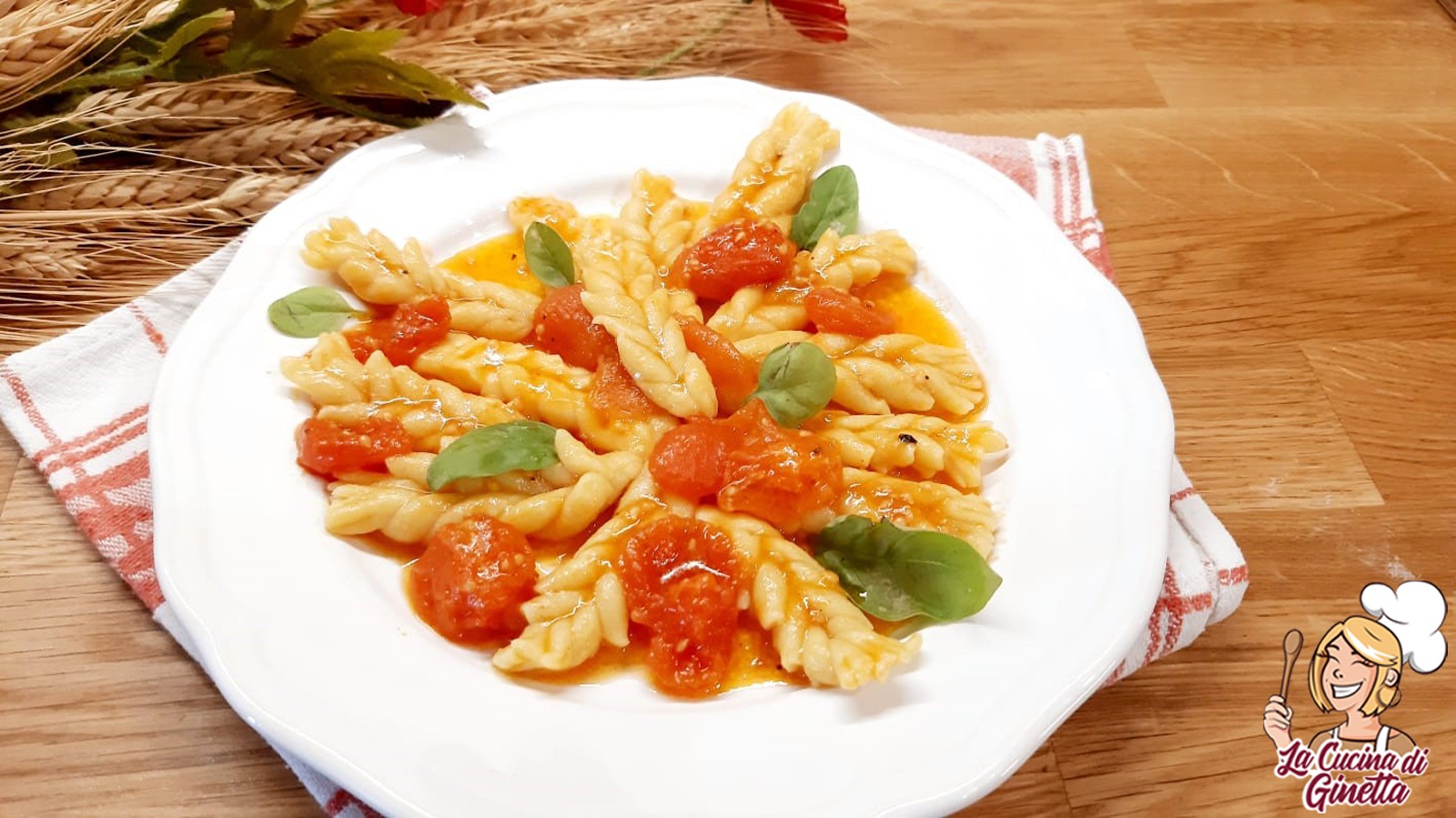 SPIGHE DI PASTA ALL'UOVO ALLA SALSA DI POMODORINI