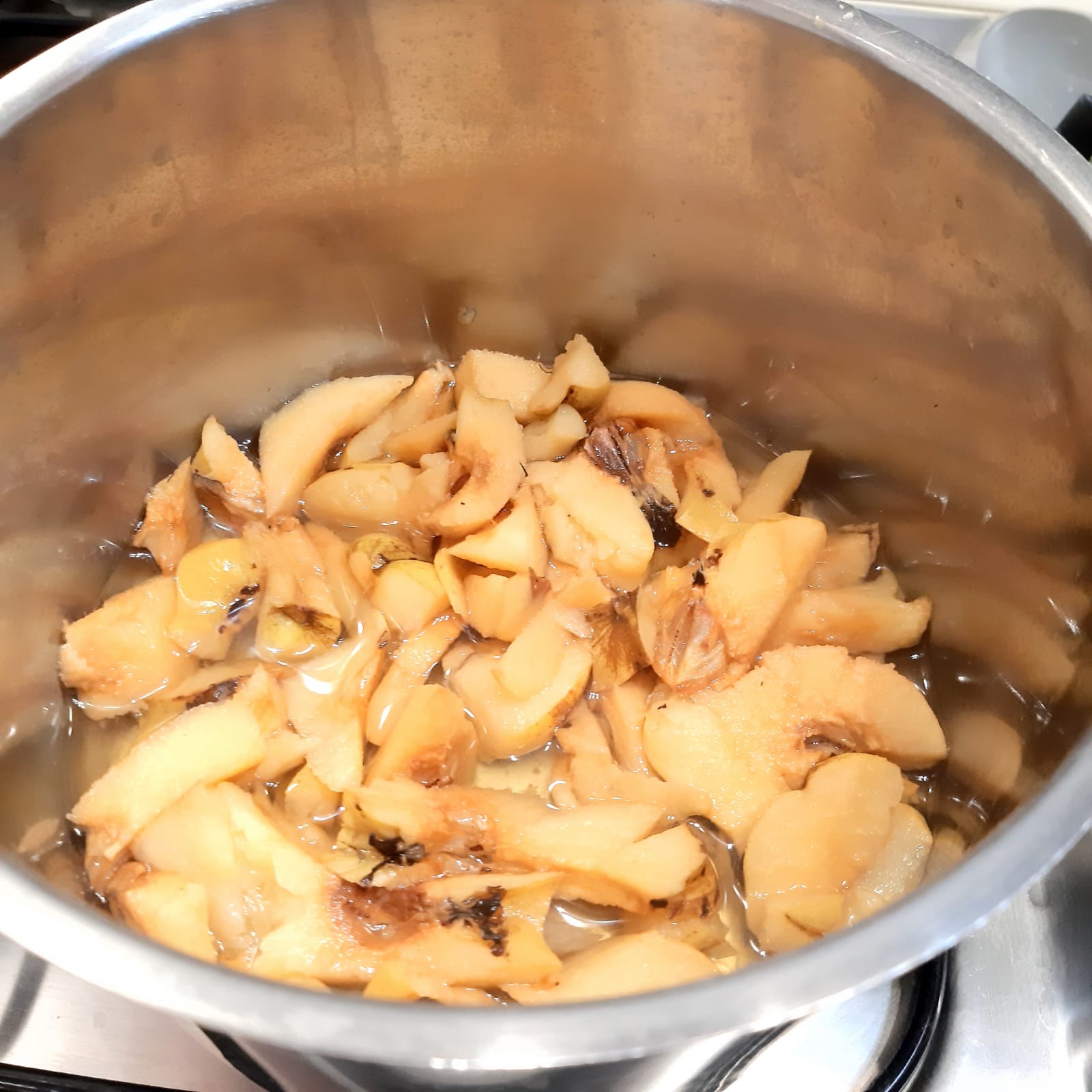 gelatina di mele cotogne fatta in casa