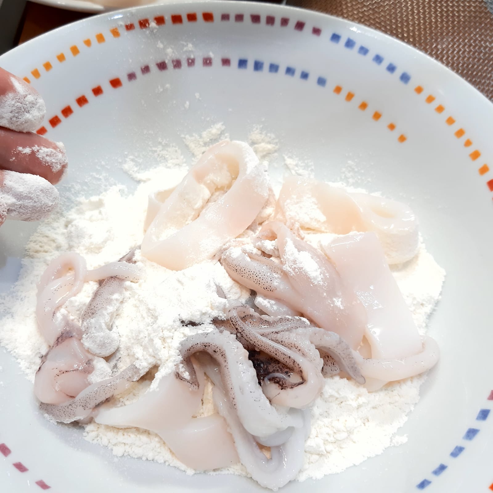 anelli di calamari fritti