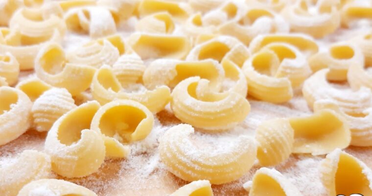 CONCHIGLIE DI FARINA DI SEMOLA ALL’UOVO