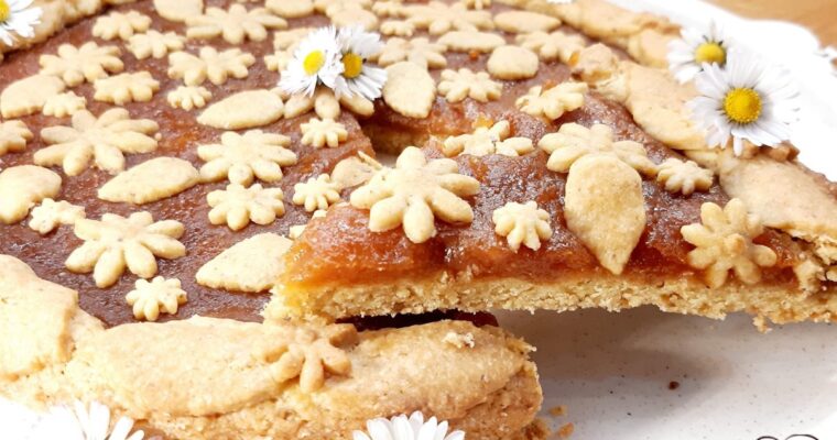 CROSTATA CON FROLLA ALLE NOCCIOLE E MARMELLATA DI COTOGNE