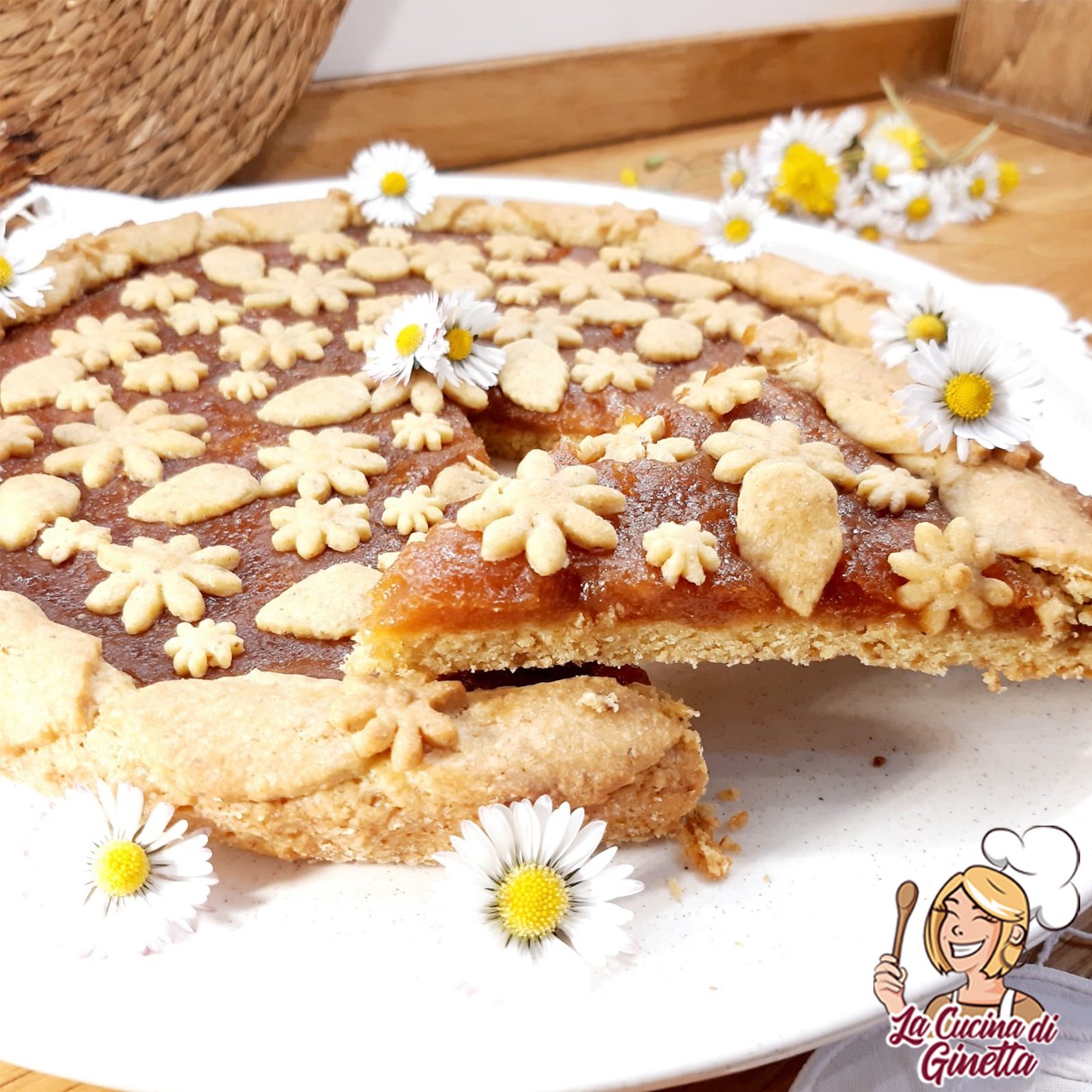 crostata con frolla alle nocciole e marmellata di cotogne