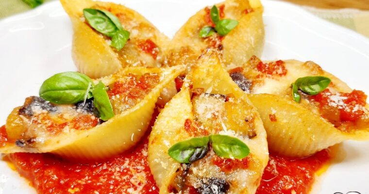 CONCHIGLIONI FARCITI CON MELANZANE ALLA PARMIGIANA