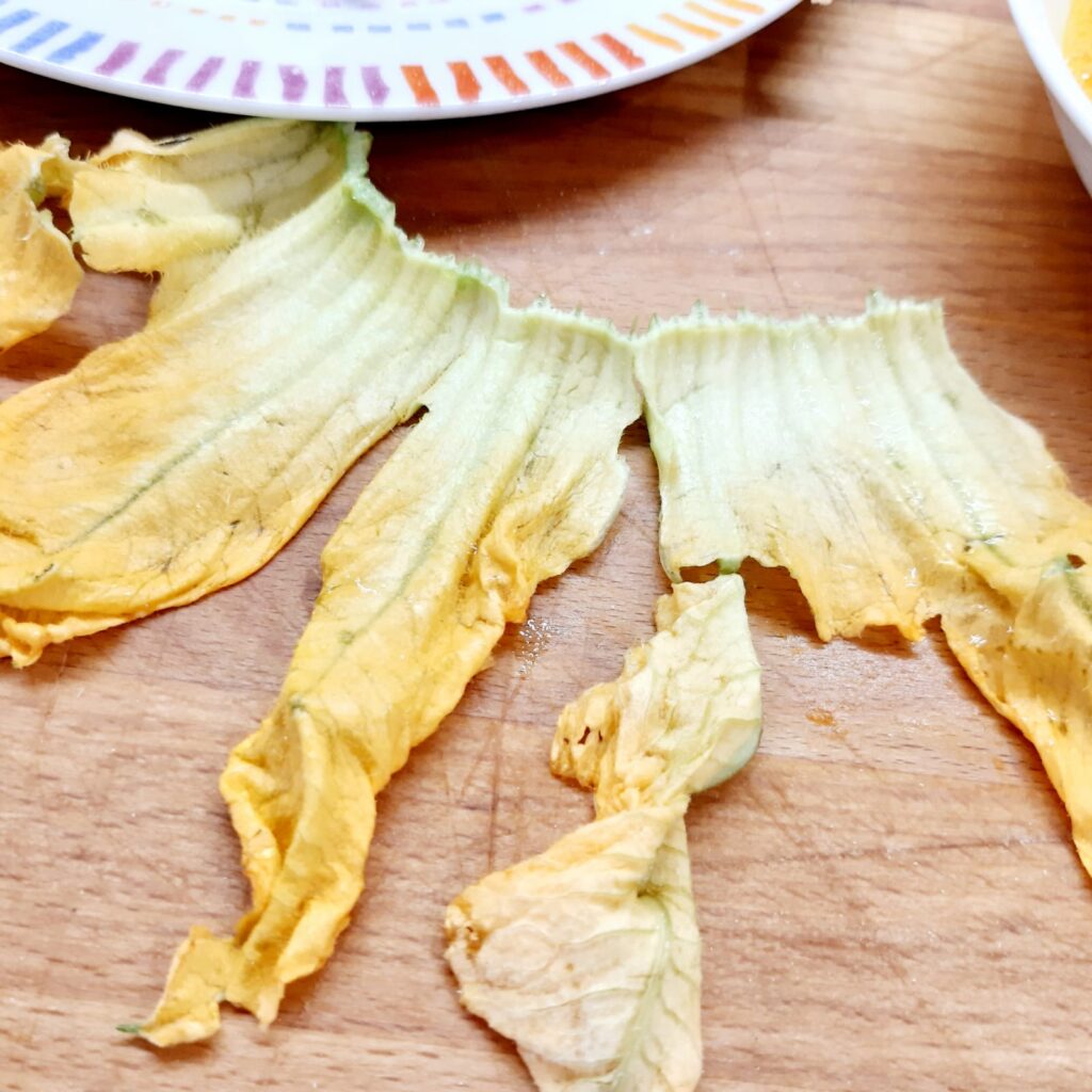 cestini di sfoglia con zucchine e fiori di zucca