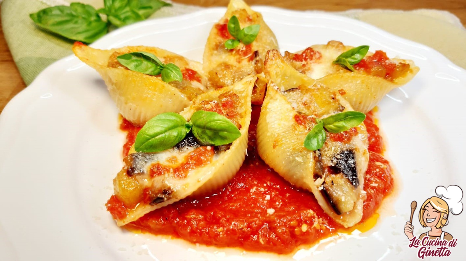 CONCHIGLIONI FARCITI CON MELANZANE ALLA PARMIGIANA