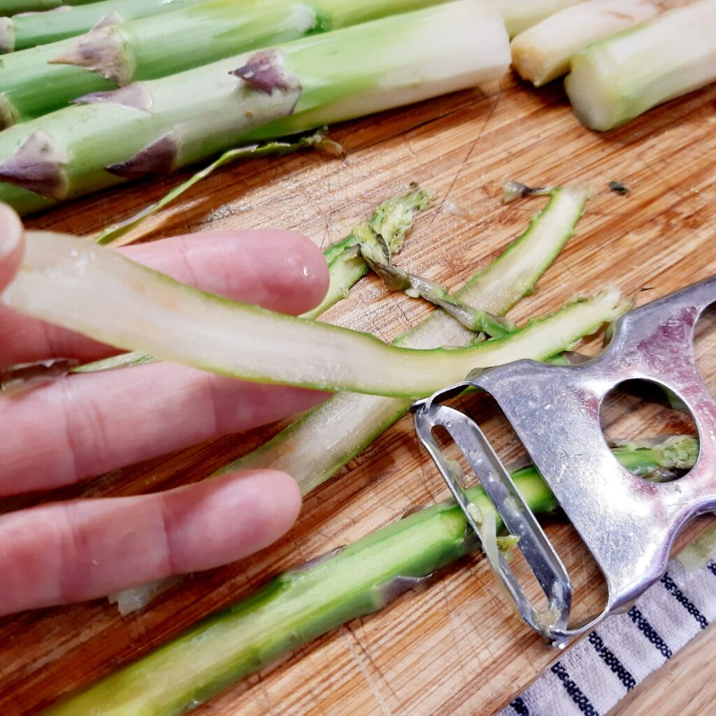 involtini di bresaola con scamorza e asparagi