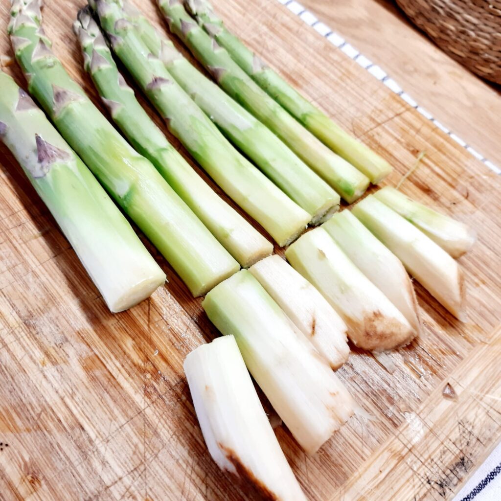 involtini di bresaola con scamorza e asparagi