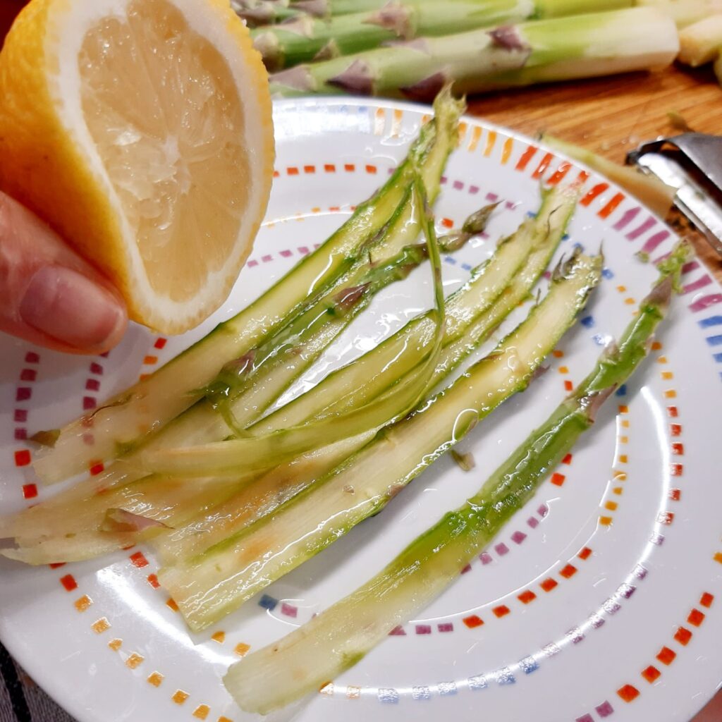 involtini di bresaola con scamorza e asparagi