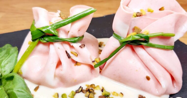 SACCOTTINI DI MORTADELLA CON RICOTTA E PISTACCHI