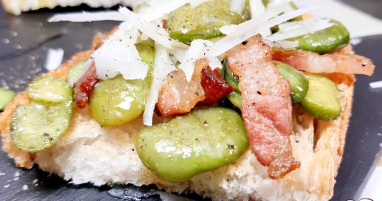 BRUSCHETTA CON FAVE GUANCIALE E PECORINO