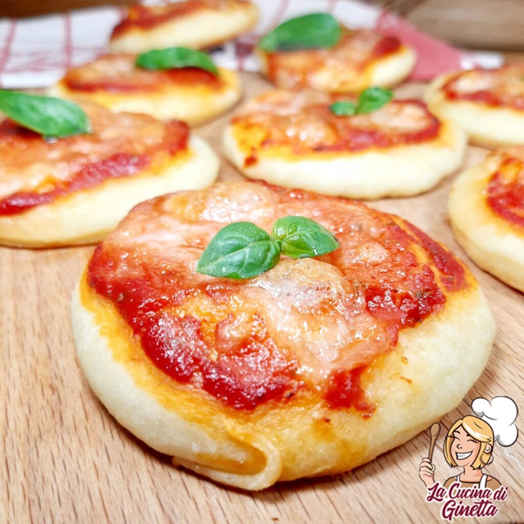 pizzette pomodoro e mozzarella senza lievitazione