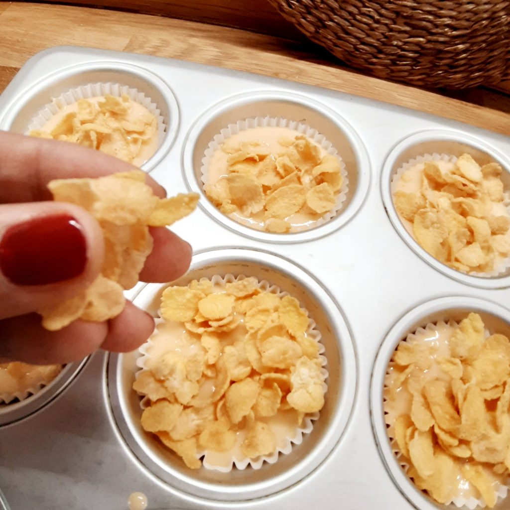 muffin con succo ACE e corn flakes