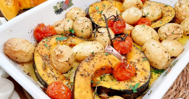 ZUCCA PATATE NOVELLE E POMODORINI AL FORNO