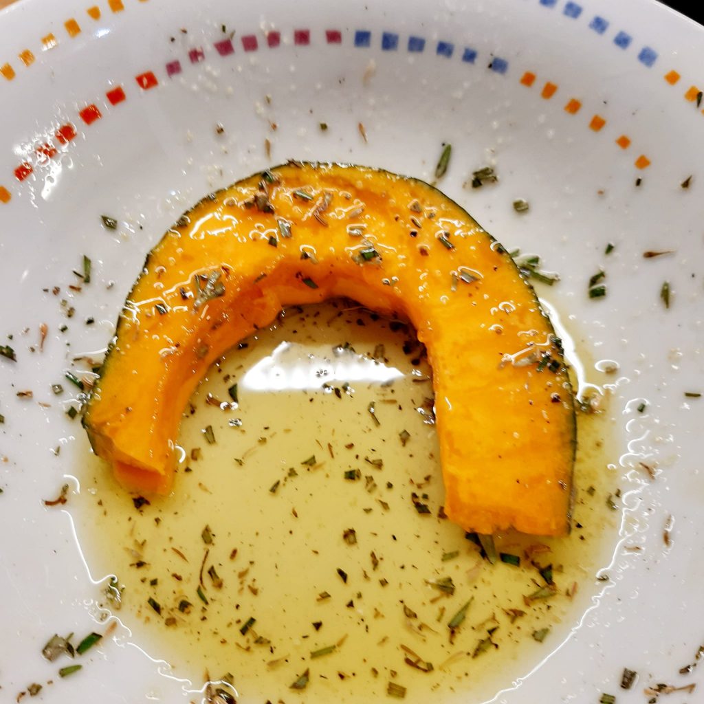 zucca patate novelle e pomodorini al forno