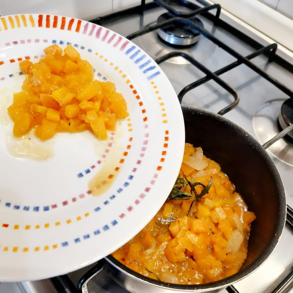 sformatini di verza e salsiccia su crema di zucca